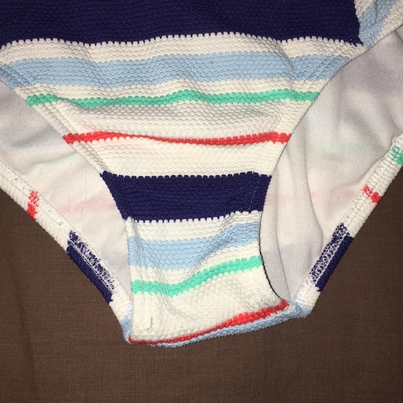 Striped one piece swimsuit - Picture 5 of 9